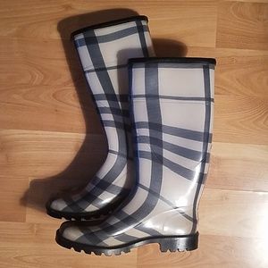 Burberry wellies with dustbag